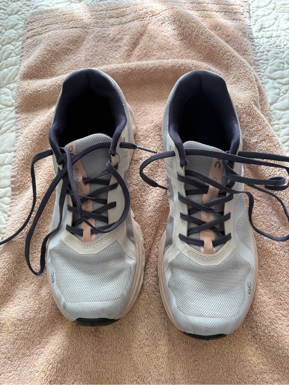 On Cloudrunner Women’s 9